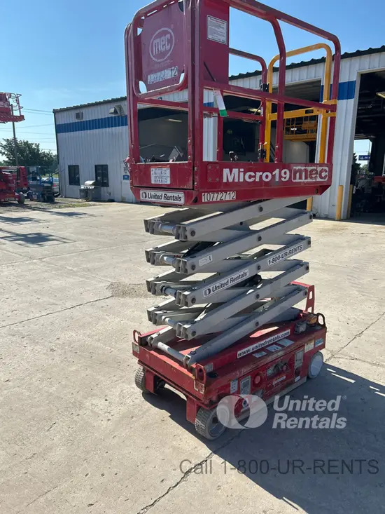 2018 MEC MICRO 19 Scissor Lift