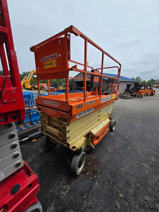 2017 JLG 3246ES Scissor Lift