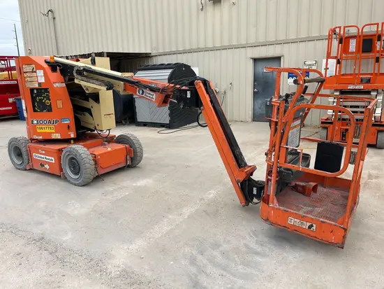2017 JLG E300AJP Articulating Boom Lift