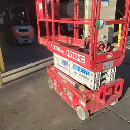 2018 MEC 1330SE Scissor Lift