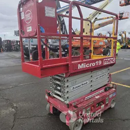 2018 MEC MICRO 19 Scissor Lift