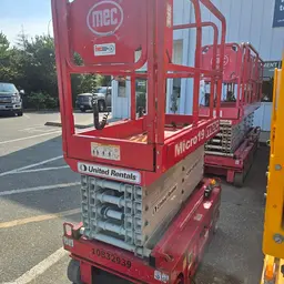 2018 MEC MICRO 19 Scissor Lift