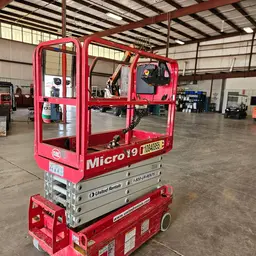 2018 MEC MICRO 19 Scissor Lift