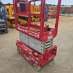 2018 MEC MICRO 19 Scissor Lift