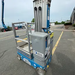 2018 Genie GR-20 Self-Propelled One-Person Lift