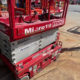 2019 MEC MICRO 19 Scissor Lift