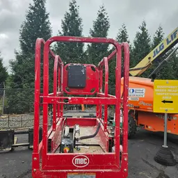 2018 MEC MICRO 19 Scissor Lift
