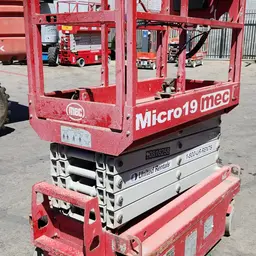 2018 MEC MICRO 19 Scissor Lift