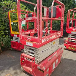 2018 MEC MICRO 19 Scissor Lift