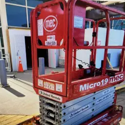 2018 MEC MICRO 19 Scissor Lift