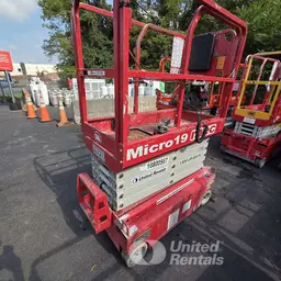 2018 MEC MICRO 19 Scissor Lift