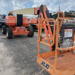 2016 JLG 800AJ Articulating Boom Lift