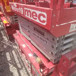 2018 MEC MICRO 19 Scissor Lift