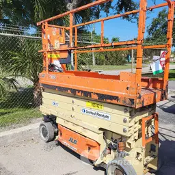 2017 JLG 2632ES Scissor Lift