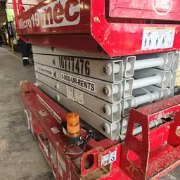 2018 MEC MICRO 19 Scissor Lift
