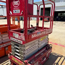 2018 MEC MICRO 19 Scissor Lift