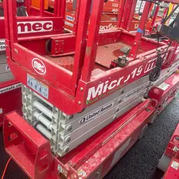 2019 MEC MICRO 19 Scissor Lift