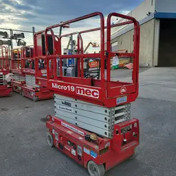 2018 MEC MICRO 19 Scissor Lift