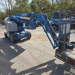 2012 Genie Z-40/23N RJ Articulating Boom Lift