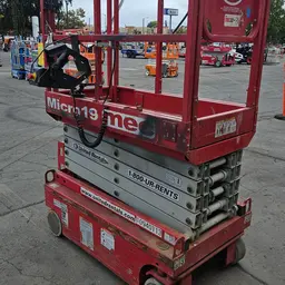 2019 MEC MICRO 19 Scissor Lift