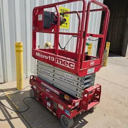 2018 MEC MICRO 19 Scissor Lift