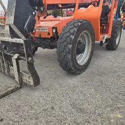 2017 SKYTRAK 8042 Forklift