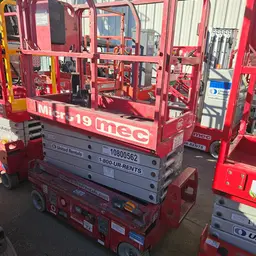 2018 MEC MICRO 19 Scissor Lift
