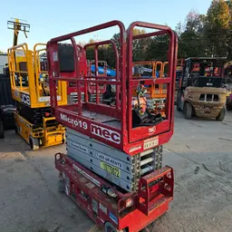2018 MEC MICRO 19 Scissor Lift