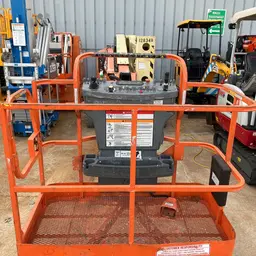 2013 JLG E450AJ Articulating Boom Lift
