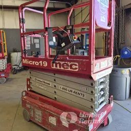2018 MEC MICRO 19 Scissor Lift