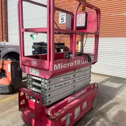 2018 MEC MICRO 19 Scissor Lift