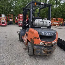 2018 Toyota 8FGU30 Warehouse Forklift