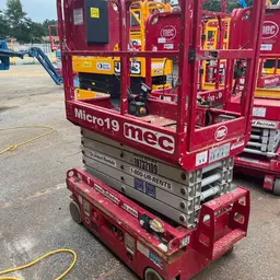 2018 MEC MICRO 19 Scissor Lift