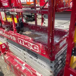2018 MEC MICRO 19 Scissor Lift